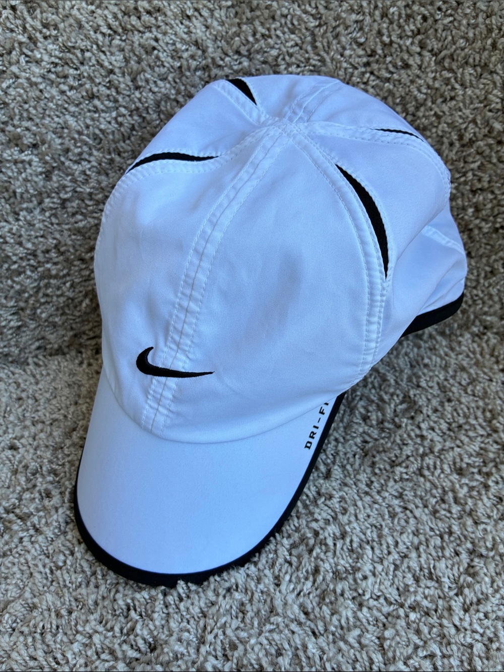 Nike White Featherlight Dri-Fit Performance Cap